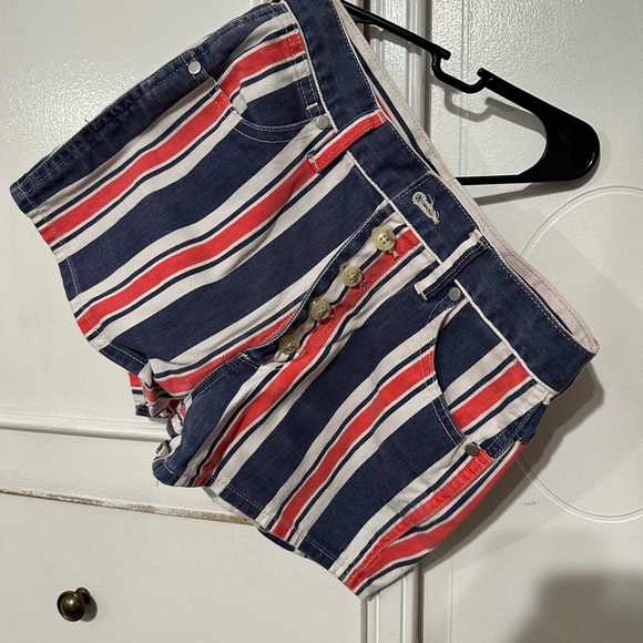 BDG - Picture 2 of 2